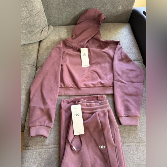 ALO Yoga Women's Mauve Pantsuit set - Picture 5 of 5